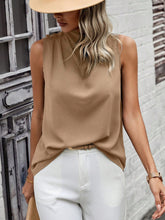 EMERY ROSE Women's Solid Color Turtleneck Buttoned Sleeveless Shirt